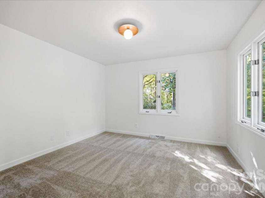 1107 Spring Fall Court, Charlotte, NC 28213.  MLS# CAR4404724, YatesRealty ID 39025. 