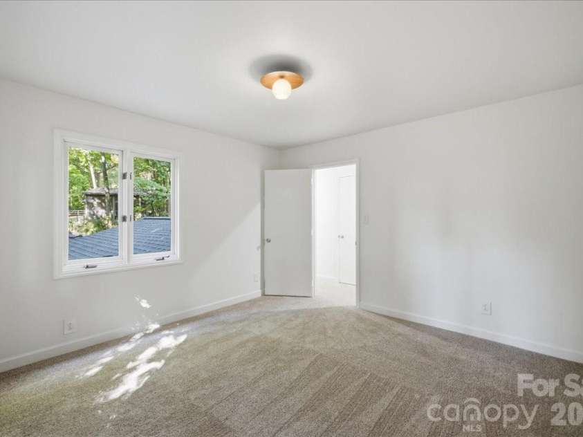 1107 Spring Fall Court, Charlotte, NC 28213.  MLS# CAR4404724, YatesRealty ID 39025. 