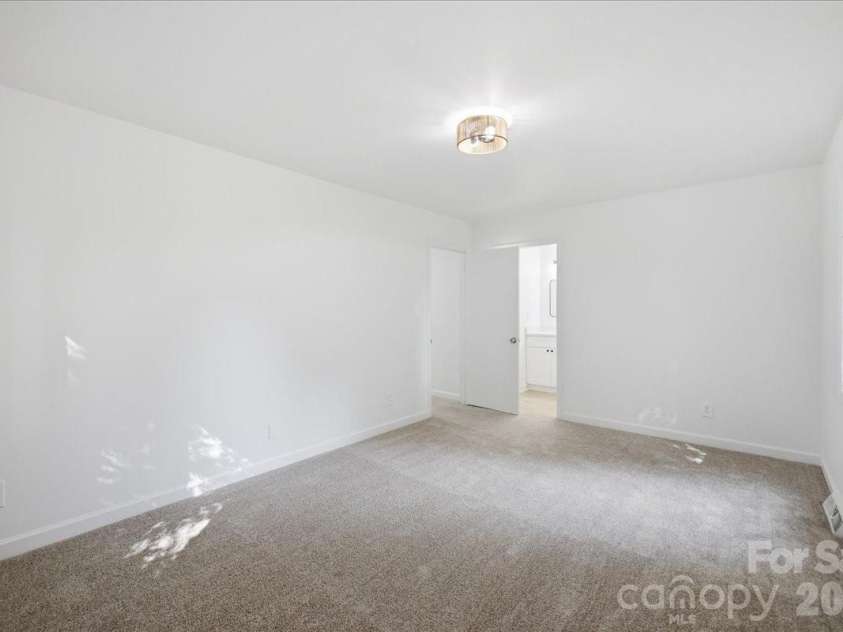 1107 Spring Fall Court, Charlotte, NC 28213.  MLS# CAR4404724, YatesRealty ID 39025. 