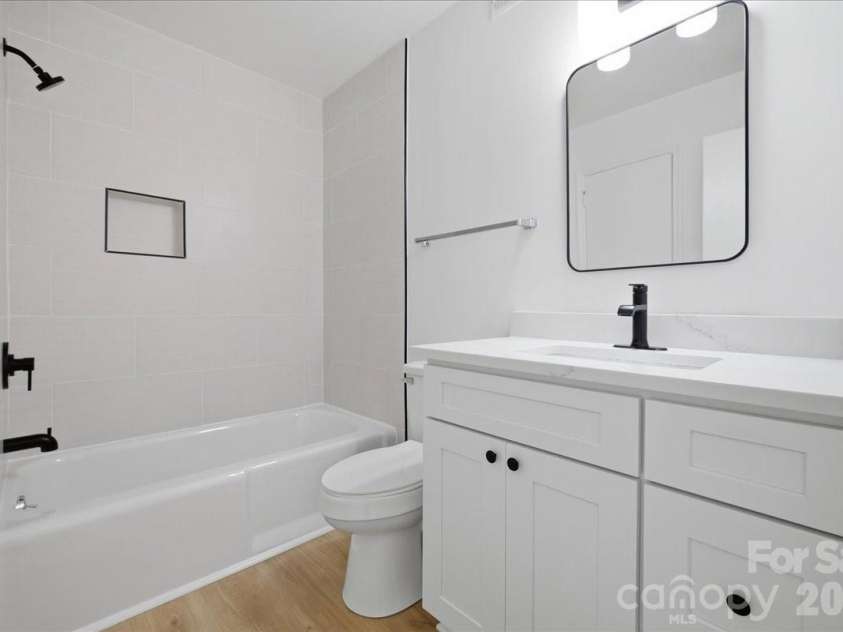 1107 Spring Fall Court, Charlotte, NC 28213.  MLS# CAR4404724, YatesRealty ID 39025. 