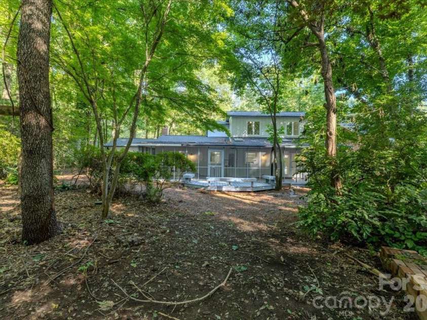 1107 Spring Fall Court, Charlotte, NC 28213.  MLS# CAR4404724, YatesRealty ID 39025. 
