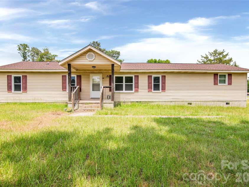 129 Sandy Ridge Lane, Gaston, NC 27832.  MLS# CAR4404660, YatesRealty ID 39027. 
