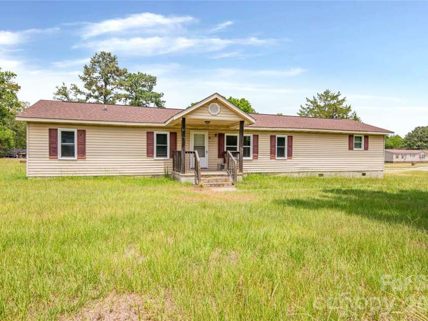 129 Sandy Ridge Lane, Gaston, NC 27832.  MLS# CAR4404660, YatesRealty ID 39027. 