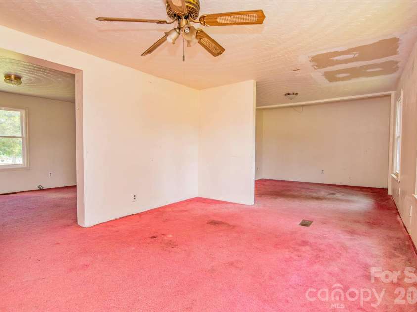 129 Sandy Ridge Lane, Gaston, NC 27832.  MLS# CAR4404660, YatesRealty ID 39027. 