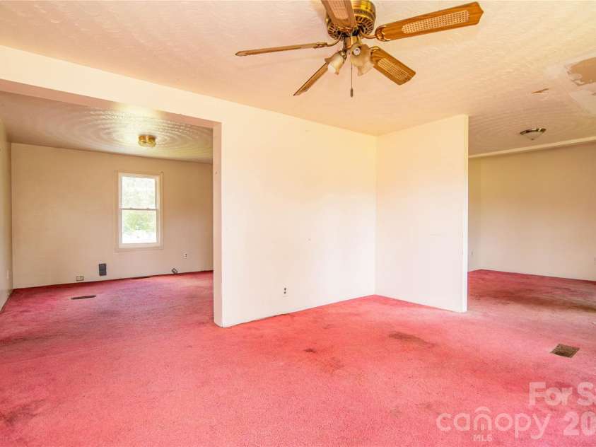129 Sandy Ridge Lane, Gaston, NC 27832.  MLS# CAR4404660, YatesRealty ID 39027. 