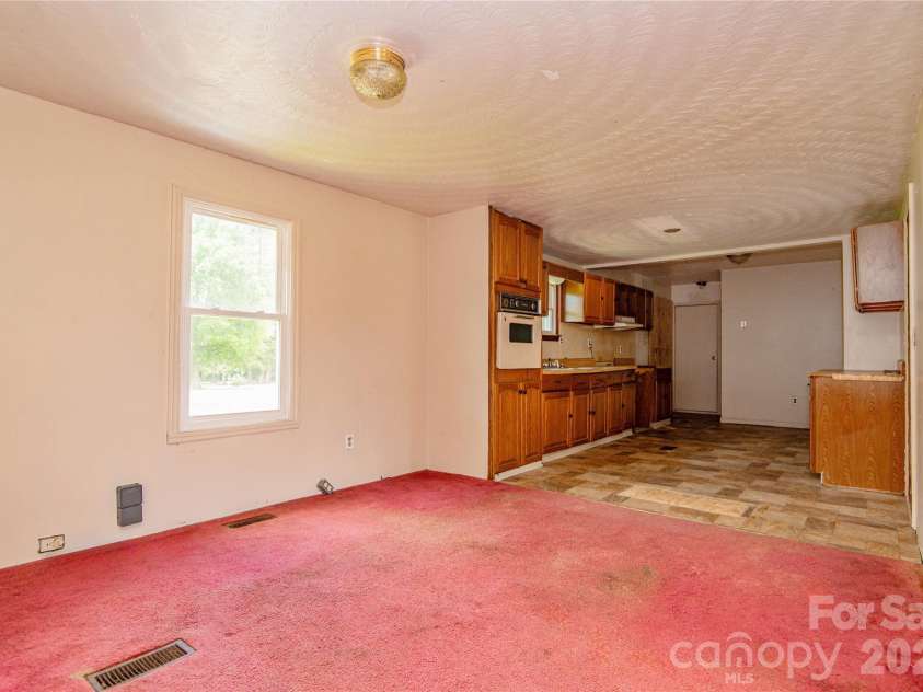 129 Sandy Ridge Lane, Gaston, NC 27832.  MLS# CAR4404660, YatesRealty ID 39027. 