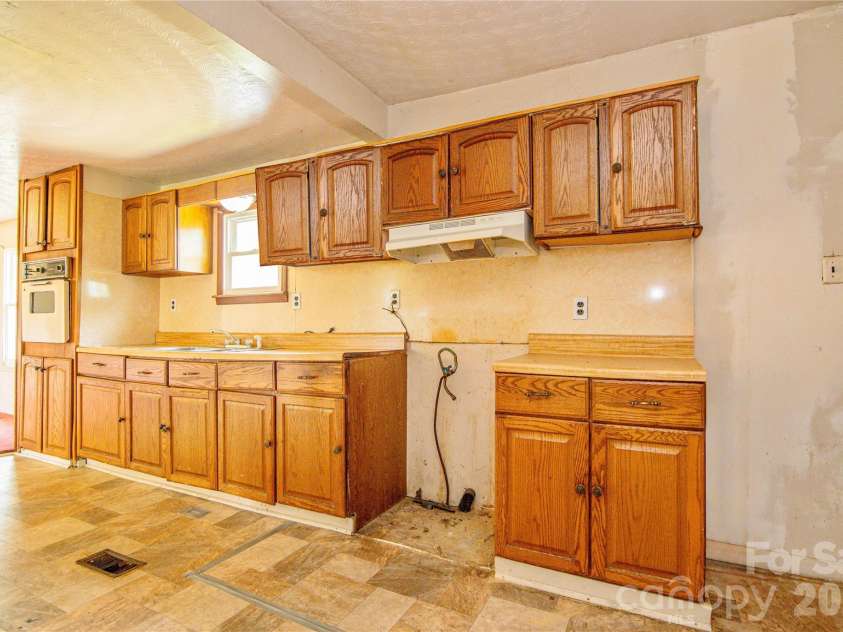 129 Sandy Ridge Lane, Gaston, NC 27832.  MLS# CAR4404660, YatesRealty ID 39027. 