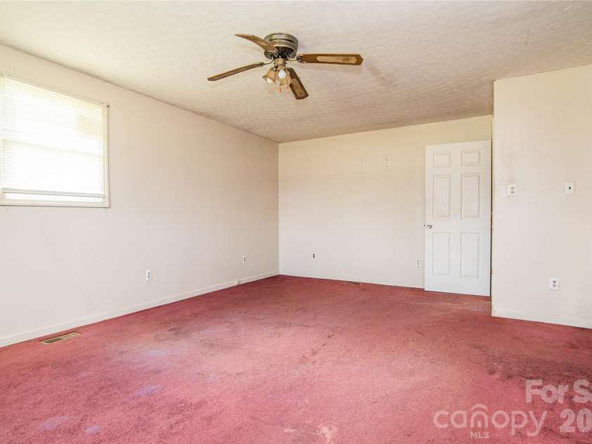 129 Sandy Ridge Lane, Gaston, NC 27832.  MLS# CAR4404660, YatesRealty ID 39027. 
