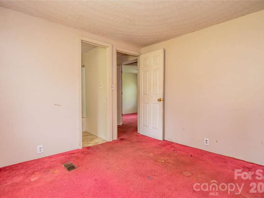 129 Sandy Ridge Lane, Gaston, NC 27832.  MLS# CAR4404660, YatesRealty ID 39027. 