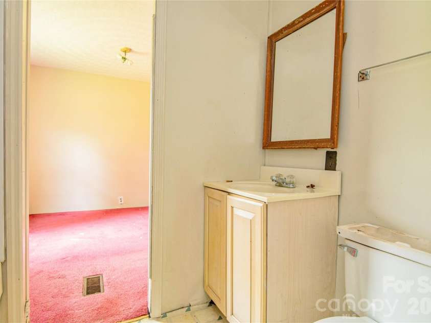 129 Sandy Ridge Lane, Gaston, NC 27832.  MLS# CAR4404660, YatesRealty ID 39027. 