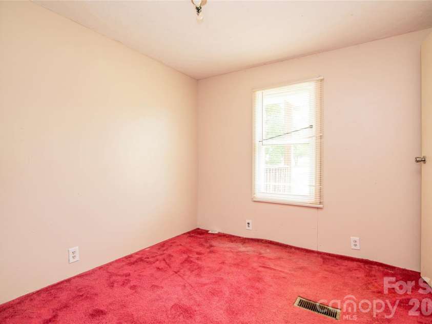 129 Sandy Ridge Lane, Gaston, NC 27832.  MLS# CAR4404660, YatesRealty ID 39027. 
