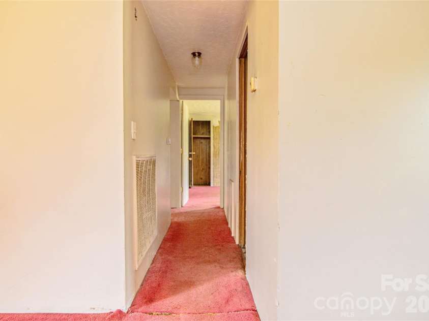 129 Sandy Ridge Lane, Gaston, NC 27832.  MLS# CAR4404660, YatesRealty ID 39027. 