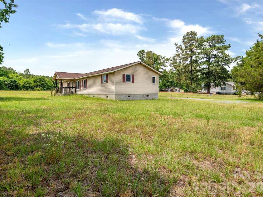 129 Sandy Ridge Lane, Gaston, NC 27832.  MLS# CAR4404660, YatesRealty ID 39027. 