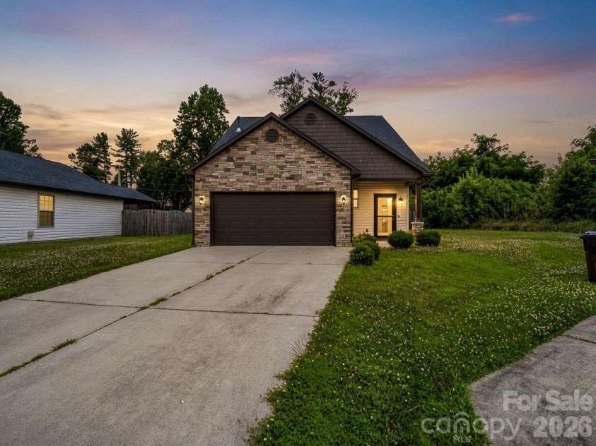 198 River Road, Fletcher, NC 28732.  MLS# CAR4404977, YatesRealty ID 39028. 