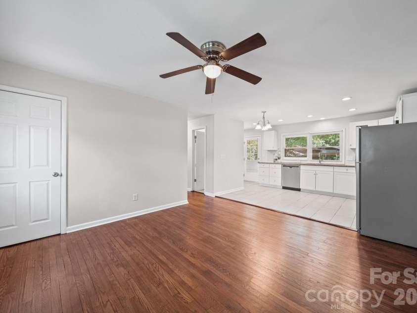 4316 Mckinley Drive, Charlotte, NC 28208.  MLS# CAR4404752, YatesRealty ID 39029. 