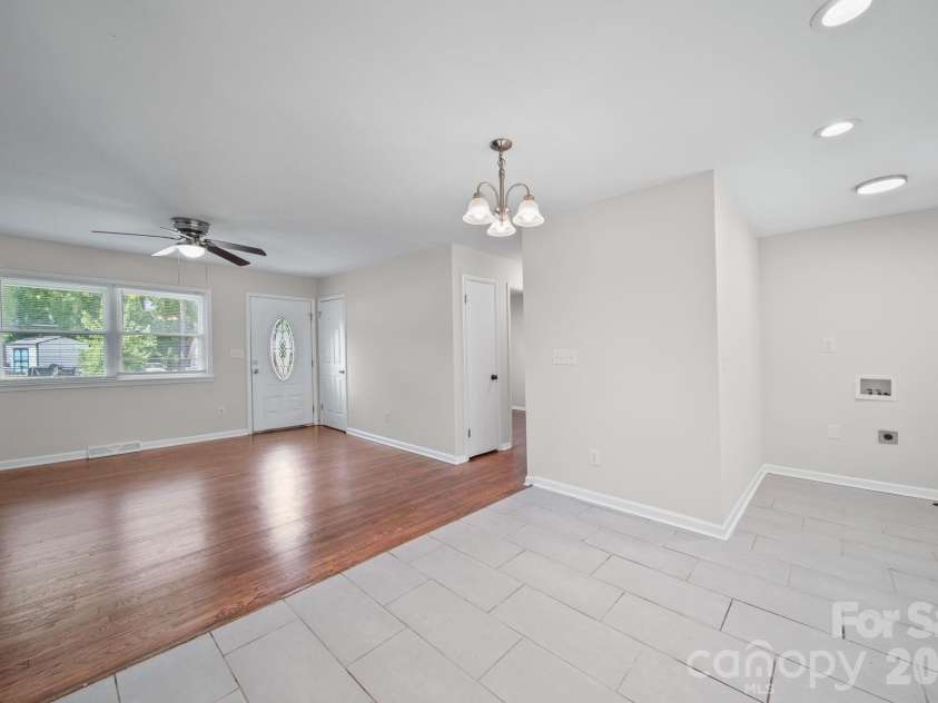 4316 Mckinley Drive, Charlotte, NC 28208.  MLS# CAR4404752, YatesRealty ID 39029. 