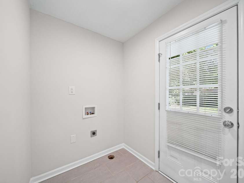 4316 Mckinley Drive, Charlotte, NC 28208.  MLS# CAR4404752, YatesRealty ID 39029. 