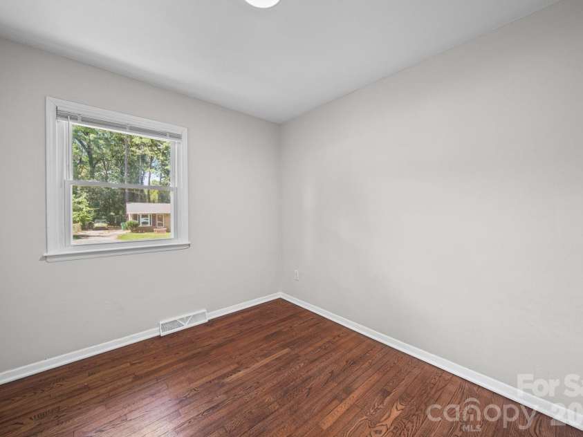 4316 Mckinley Drive, Charlotte, NC 28208.  MLS# CAR4404752, YatesRealty ID 39029. 