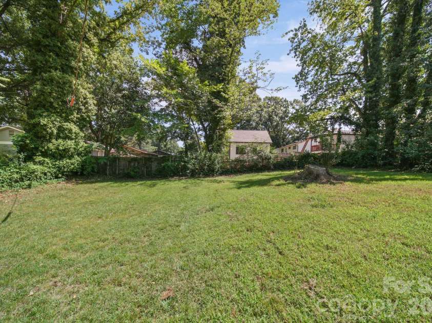 4316 Mckinley Drive, Charlotte, NC 28208.  MLS# CAR4404752, YatesRealty ID 39029. 