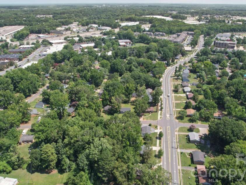 4316 Mckinley Drive, Charlotte, NC 28208.  MLS# CAR4404752, YatesRealty ID 39029. 