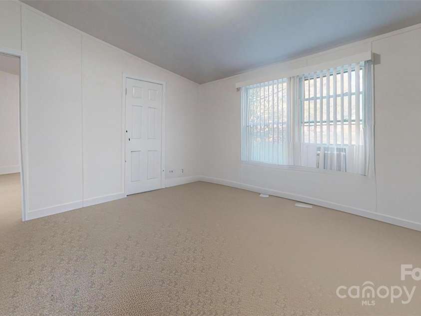 246 Barbary Drive, Statesville, NC 28677.  MLS# CAR4210070, YatesRealty ID 3903. 