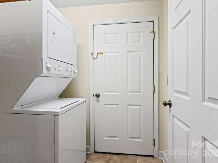 320 Dawnbrook Drive, Flat Rock, NC 28731.  MLS# CAR4312998, YatesRealty ID 3903. 