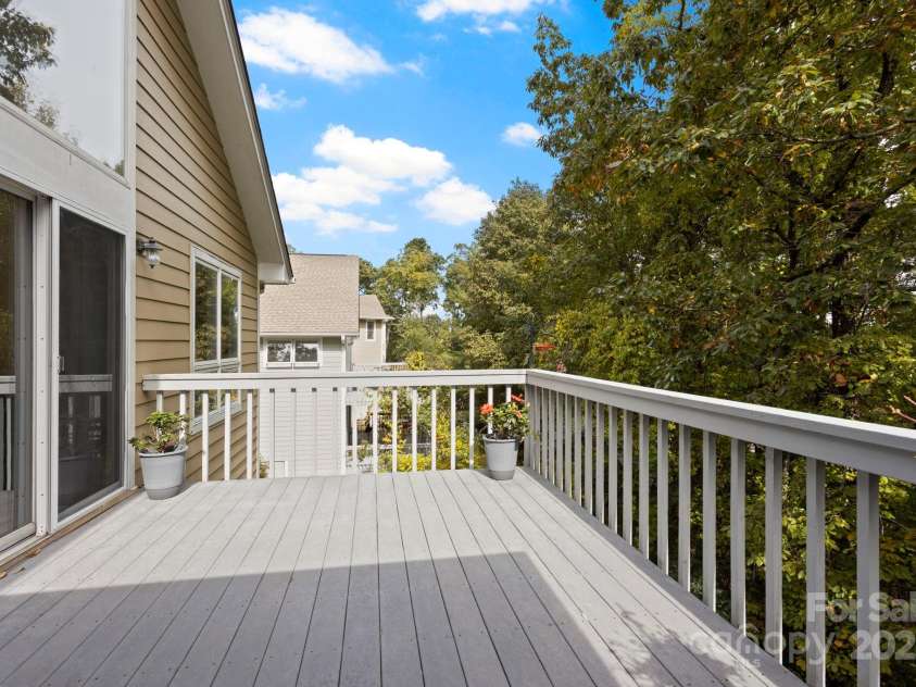 320 Dawnbrook Drive, Flat Rock, NC 28731.  MLS# CAR4312998, YatesRealty ID 3903. 