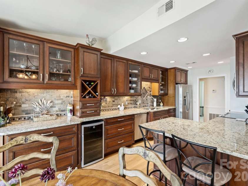 20427 Harborgate Court, Cornelius, NC 28031.  MLS# CAR4400359, YatesRealty ID 39030. 