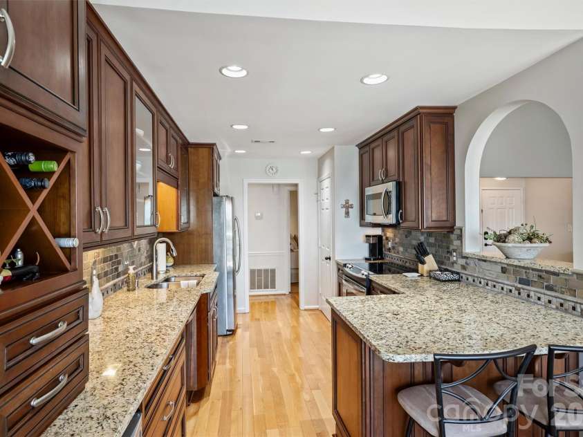 20427 Harborgate Court, Cornelius, NC 28031.  MLS# CAR4400359, YatesRealty ID 39030. 