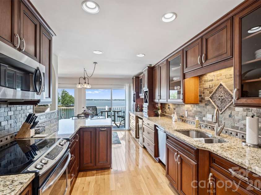 20427 Harborgate Court, Cornelius, NC 28031.  MLS# CAR4400359, YatesRealty ID 39030. 