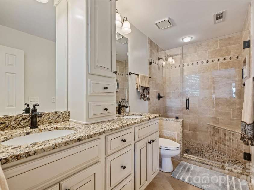 20427 Harborgate Court, Cornelius, NC 28031.  MLS# CAR4400359, YatesRealty ID 39030. 
