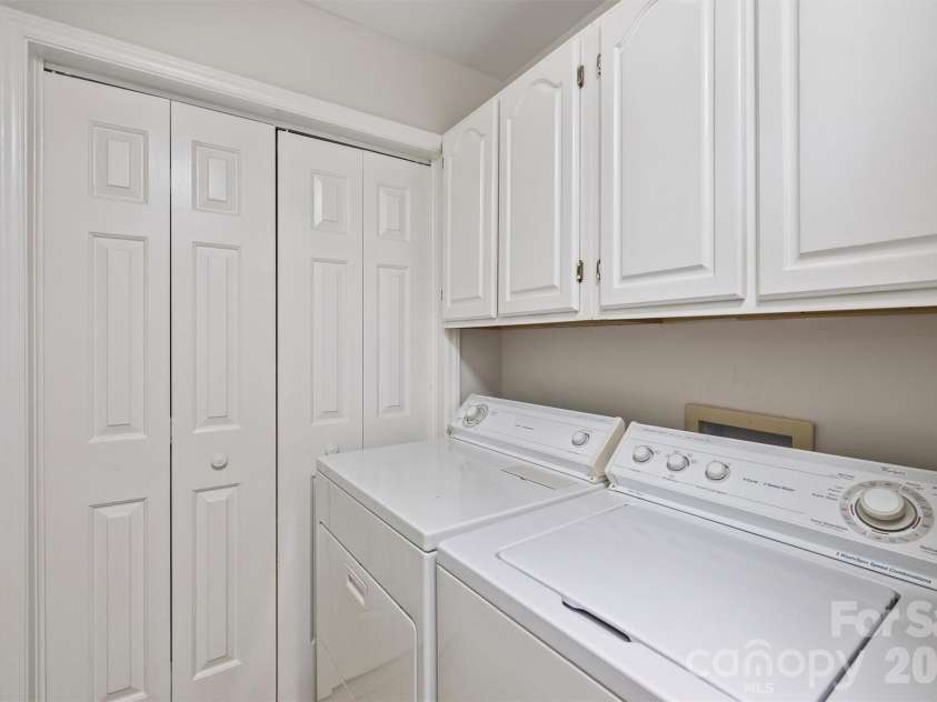 20427 Harborgate Court, Cornelius, NC 28031.  MLS# CAR4400359, YatesRealty ID 39030. 