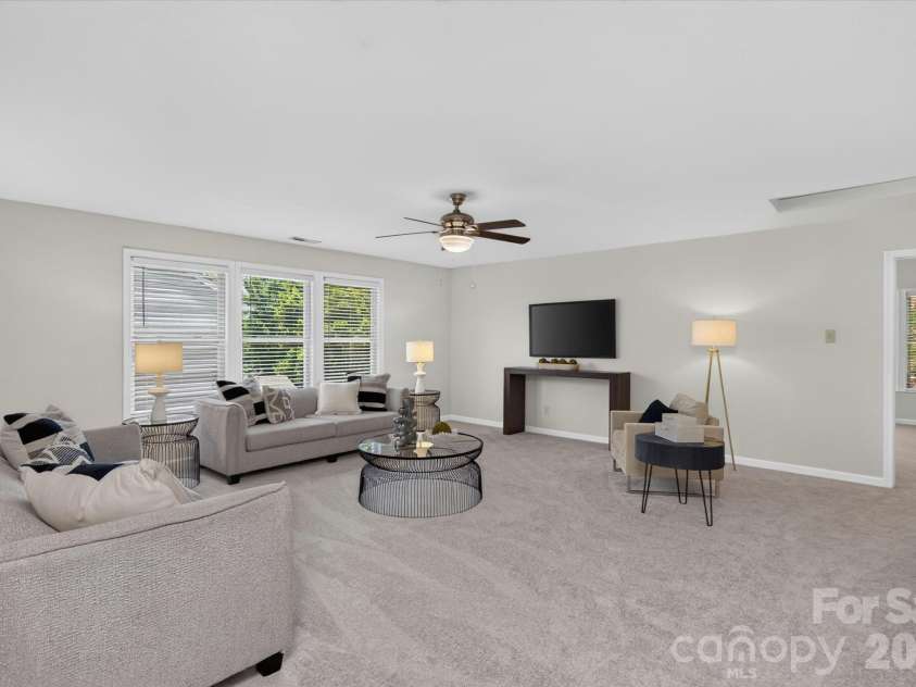 6042 Laurent Avenue, Fort Mill, SC 29715.  MLS# CAR4403776, YatesRealty ID 39033. Spacious Loft+ New Paint and Carpet