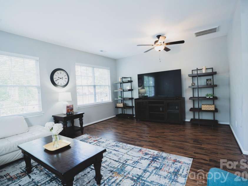 7051 Brighton Park Drive, Charlotte, NC 28227.  MLS# CAR4399270, YatesRealty ID 39034. Sit back and relax in this spacious 2nd floor space.