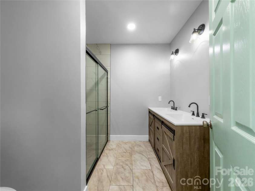 2117 Emma Circle, Lancaster, SC 29720.  MLS# CAR4404855, YatesRealty ID 39035. 