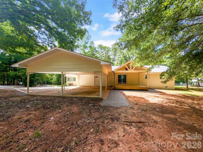 2117 Emma Circle, Lancaster, SC 29720.  MLS# CAR4404855, YatesRealty ID 39035. 