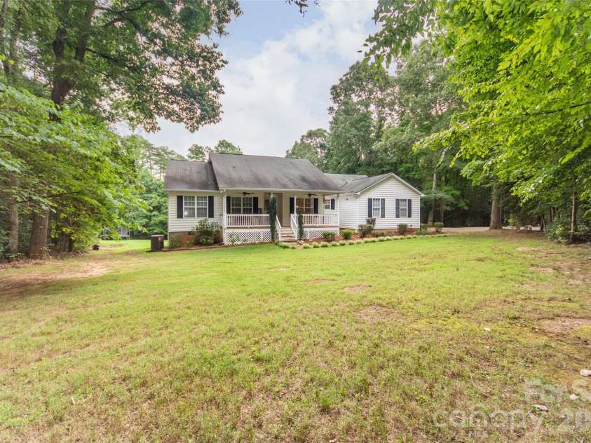 588 Abbeydale Road, Harmony, NC 28634.  MLS# CAR4403987, YatesRealty ID 39036. 
