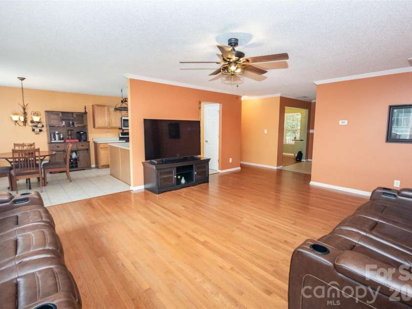 588 Abbeydale Road, Harmony, NC 28634.  MLS# CAR4403987, YatesRealty ID 39036. 