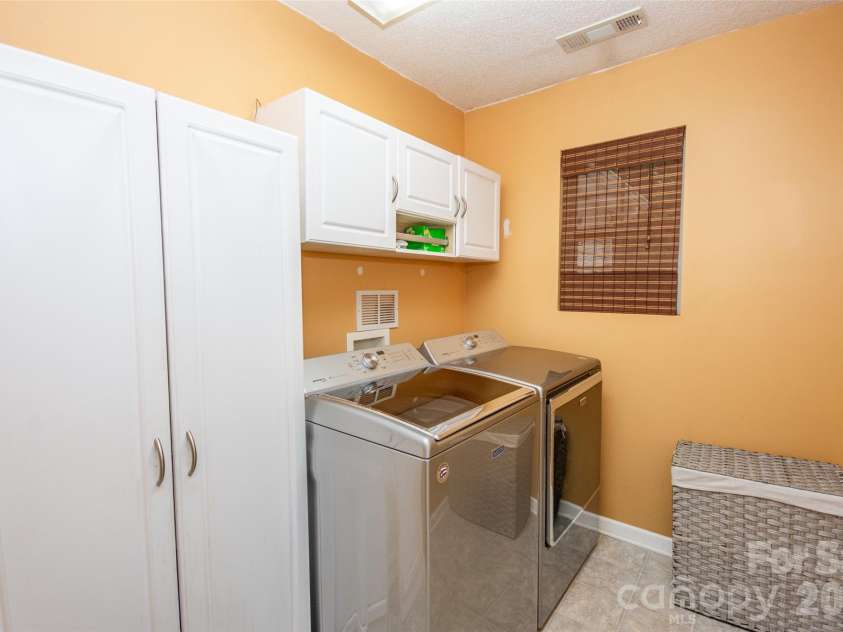 588 Abbeydale Road, Harmony, NC 28634.  MLS# CAR4403987, YatesRealty ID 39036. 