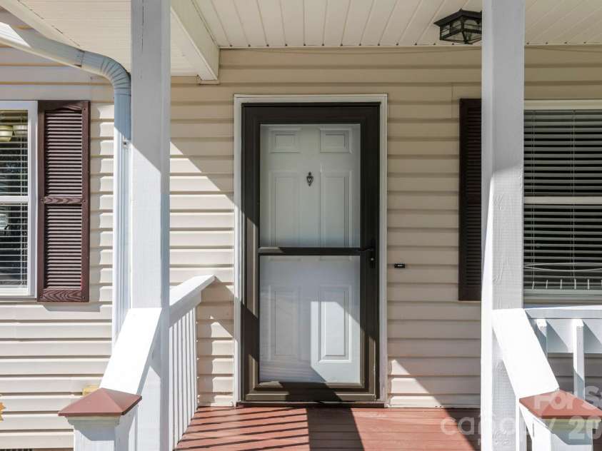 51 Kay Thomas Drive, Hendersonville, NC 28792.  MLS# CAR4406229, YatesRealty ID 39037. 