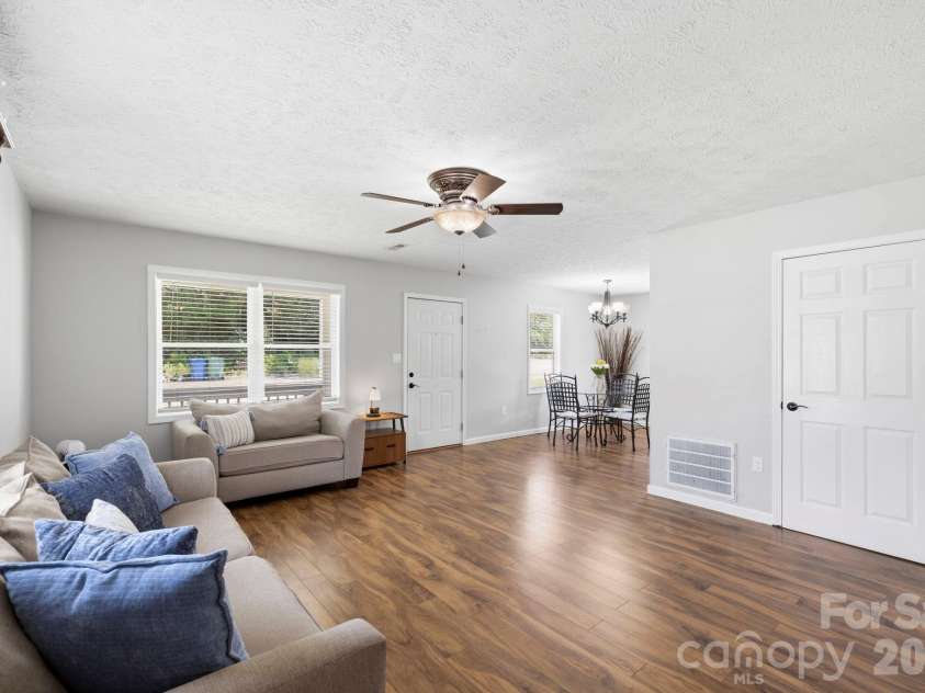 51 Kay Thomas Drive, Hendersonville, NC 28792.  MLS# CAR4406229, YatesRealty ID 39037. 