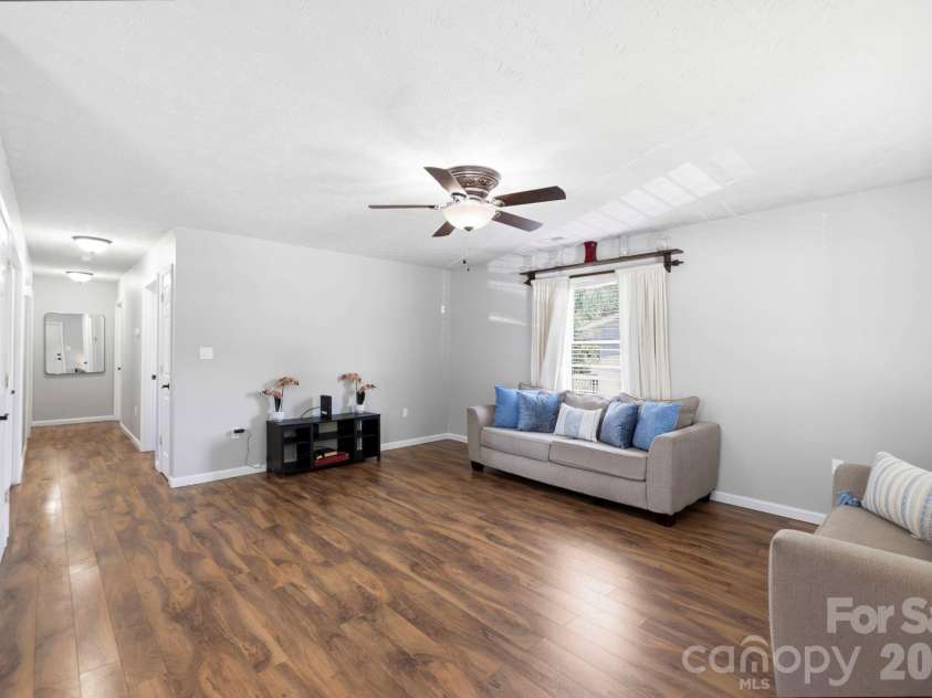 51 Kay Thomas Drive, Hendersonville, NC 28792.  MLS# CAR4406229, YatesRealty ID 39037. 