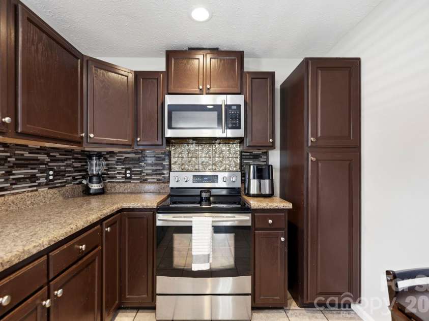 51 Kay Thomas Drive, Hendersonville, NC 28792.  MLS# CAR4406229, YatesRealty ID 39037. 