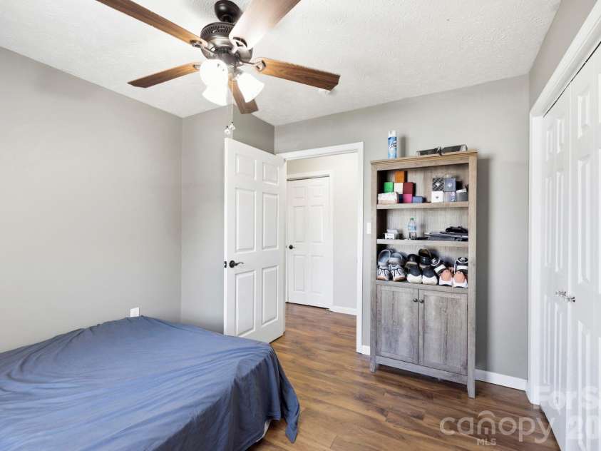 51 Kay Thomas Drive, Hendersonville, NC 28792.  MLS# CAR4406229, YatesRealty ID 39037. 