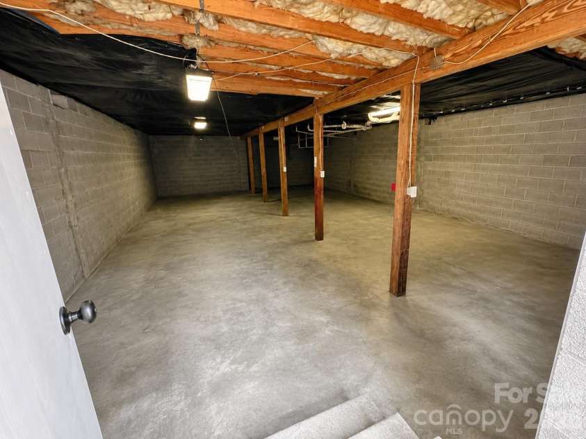 51 Kay Thomas Drive, Hendersonville, NC 28792.  MLS# CAR4406229, YatesRealty ID 39037. 