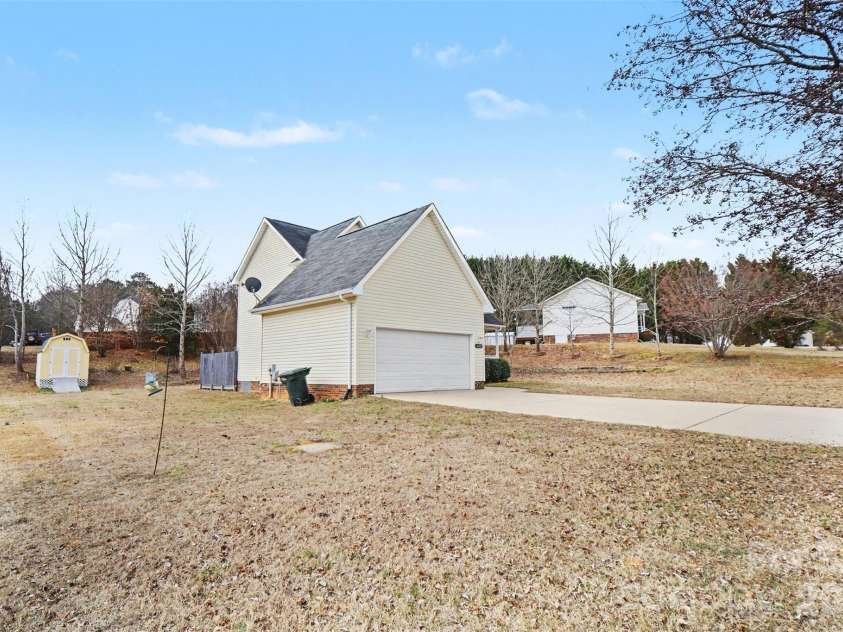 1233 Marcela Drive, Gastonia, NC 28054.  MLS# CAR4345297, YatesRealty ID 3904. 