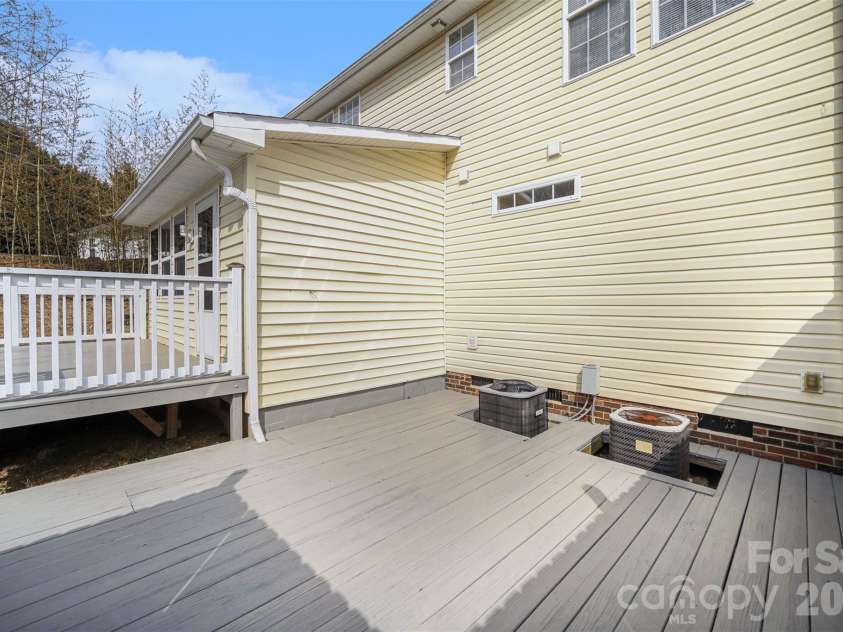 1233 Marcela Drive, Gastonia, NC 28054.  MLS# CAR4345297, YatesRealty ID 3904. 