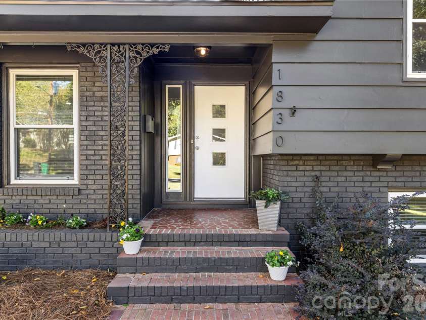 1830 Edgewater Drive, Charlotte, NC 28210.  MLS# CAR4340663, YatesRealty ID 3904. 
