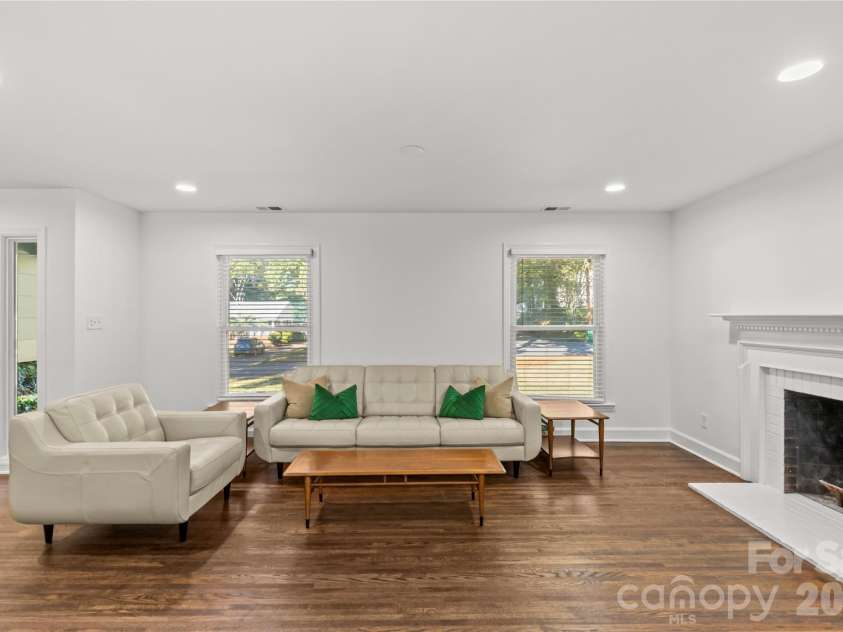 1830 Edgewater Drive, Charlotte, NC 28210.  MLS# CAR4340663, YatesRealty ID 3904. 