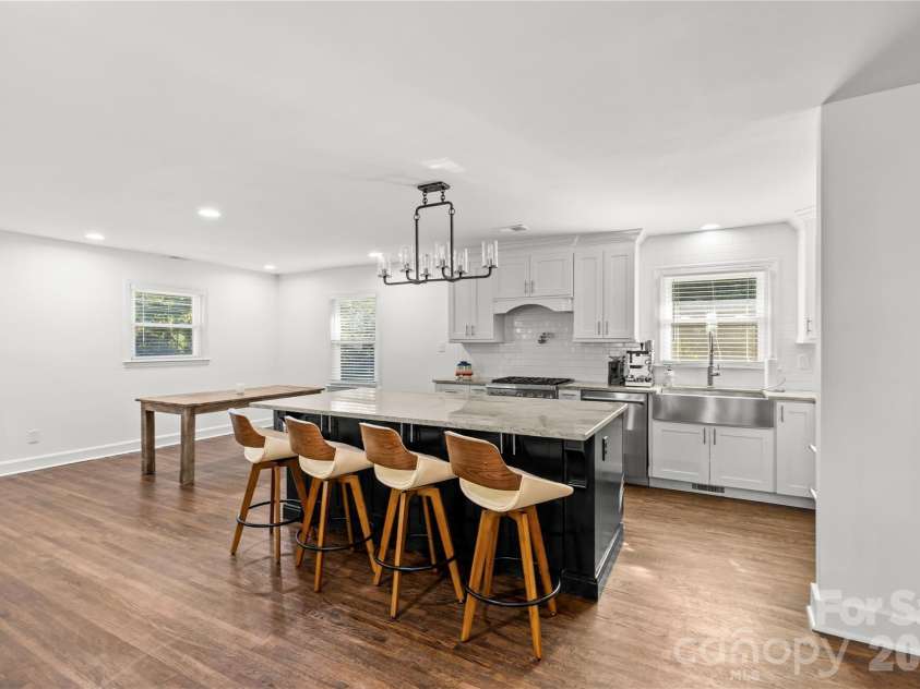 1830 Edgewater Drive, Charlotte, NC 28210.  MLS# CAR4340663, YatesRealty ID 3904. 